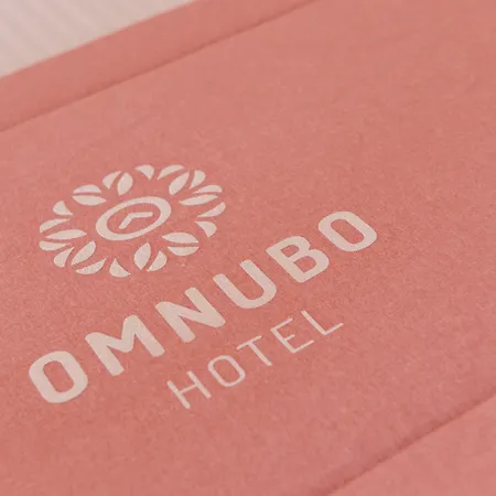 Omnubo Collection